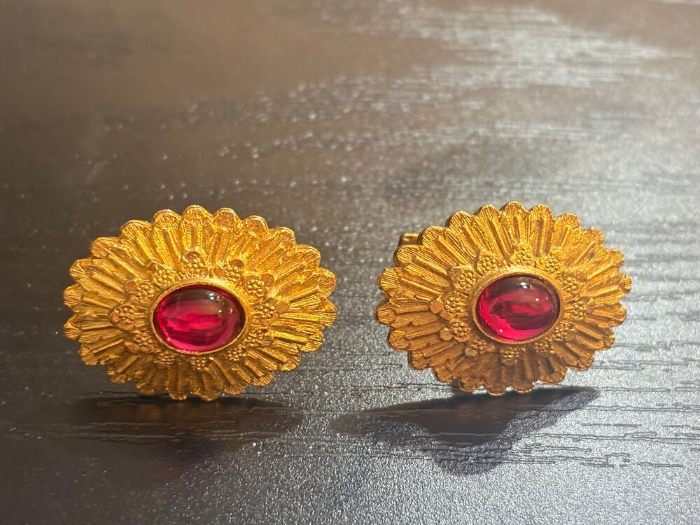 Vintage Avon Red Cabochon Gold Tone Cufflinks